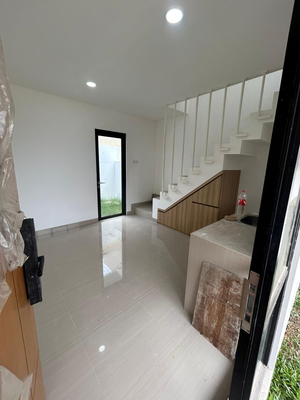 DiJual Rumah di Wimbledon Jababeka Cikarang